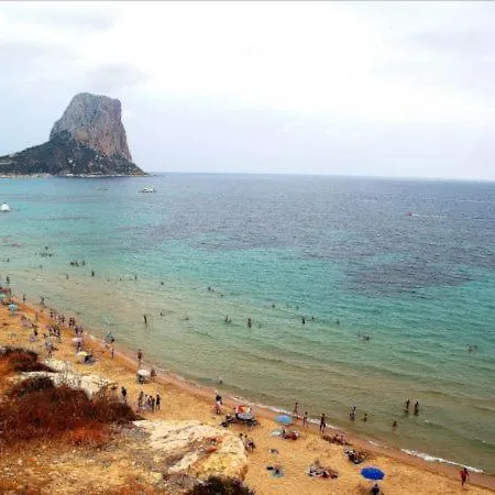 فيلة Sleeps 11 With Pool Air Con And Wifi كاليبي
