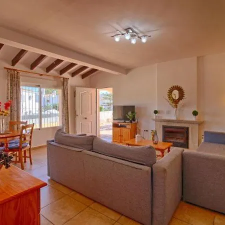 Sleeps 11 With Pool Air Con And Wifi *