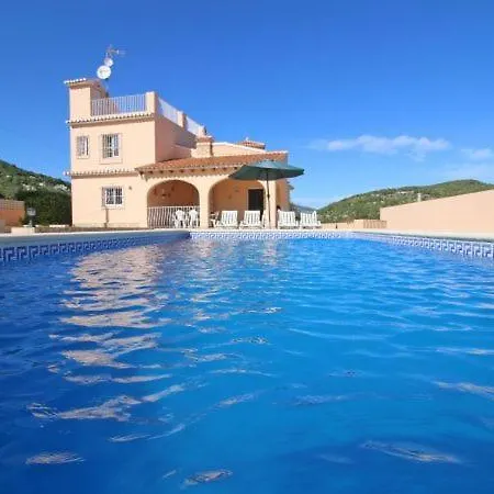 Sleeps 11 With Pool Air Con And Wifi فيلة *