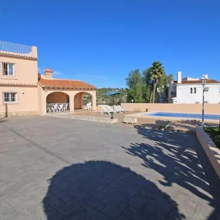 Sleeps 11 With Pool Air Con And Wifi كاليبي